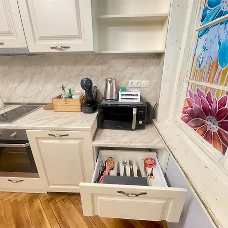 -golden Bird- Two Bedroom Apartment, Super 아파트 부르가스