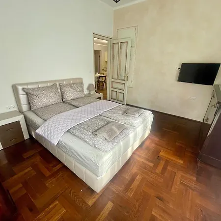 -golden Bird- Two Bedroom Apartment, Super 아파트 부르가스