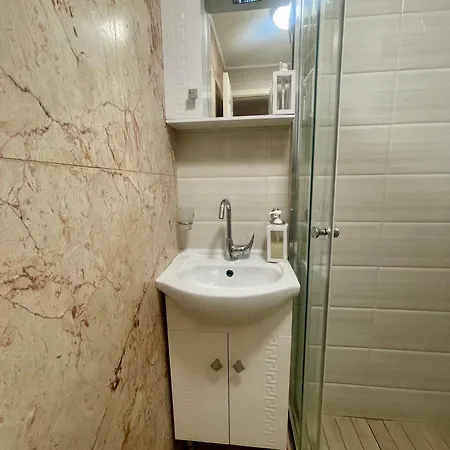 -golden Bird- Two Bedroom Apartment, Super 아파트