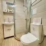 -golden Bird- Two Bedroom Apartment, Super *