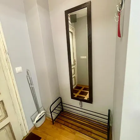 -golden Bird- Two Bedroom Apartment, Super